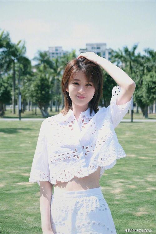 娱乐吃瓜君梁洁,从双世宠妃到幸福人生，她的成长与蜕变”